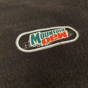 Vintage Mountain Dew graphic tshirt